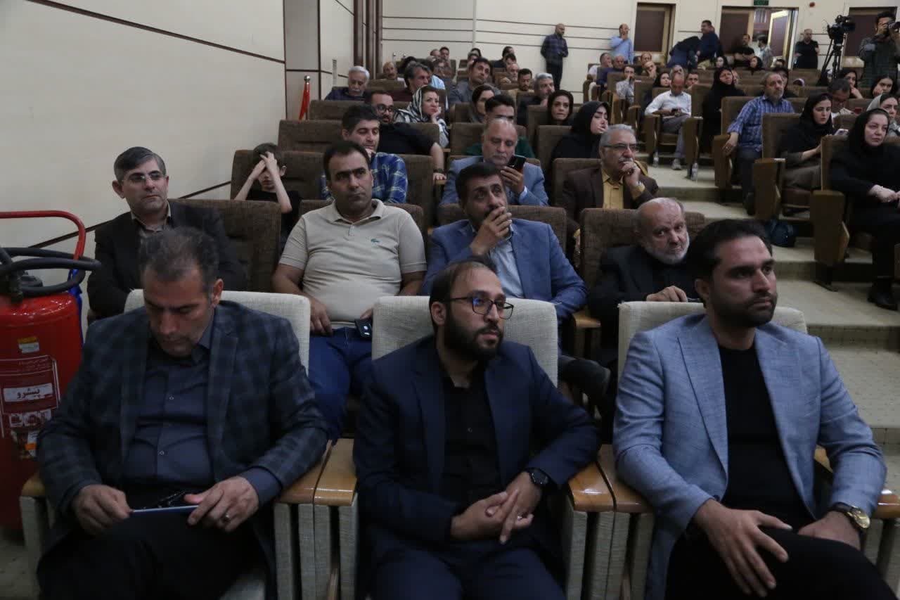 17 مرداد: روزی پر انتقاد و غیر تکریمانه/ مراسم شایسته شاید وقتی دیگر 