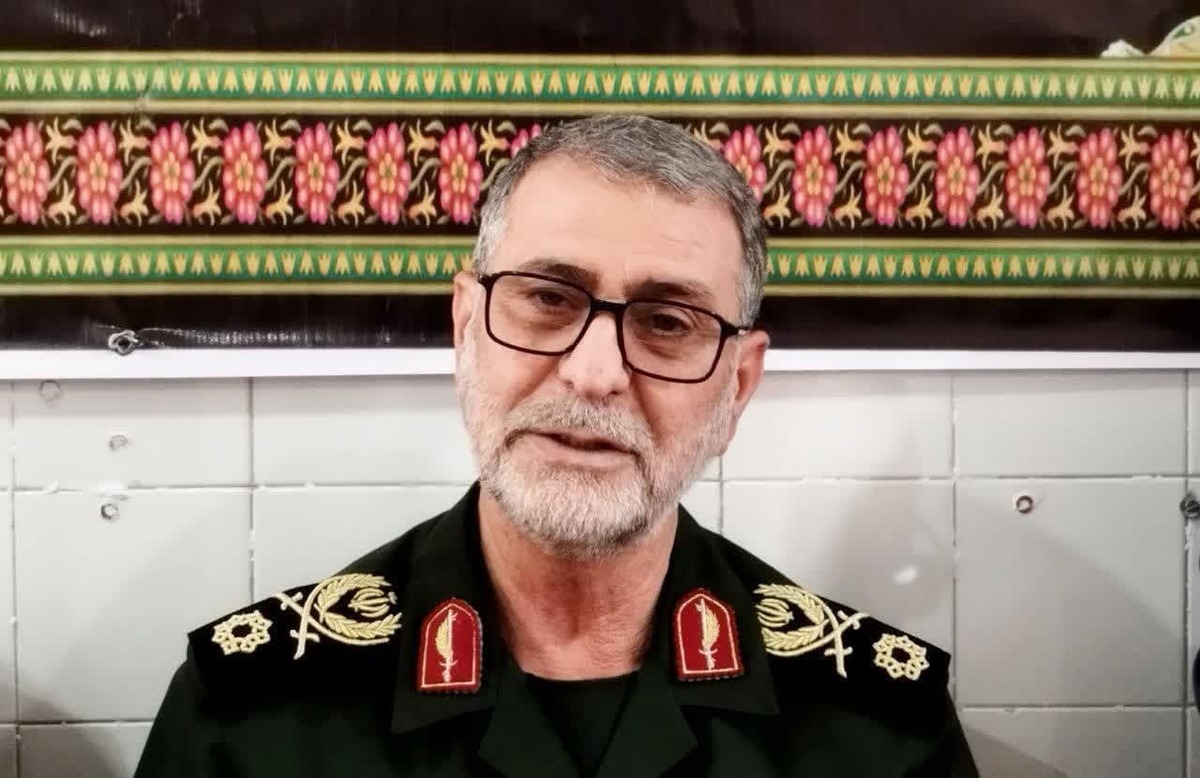 تلاش خبرنگاران در گرمای ۵۰ درجه مهران، جهاد رسانه‌ای است