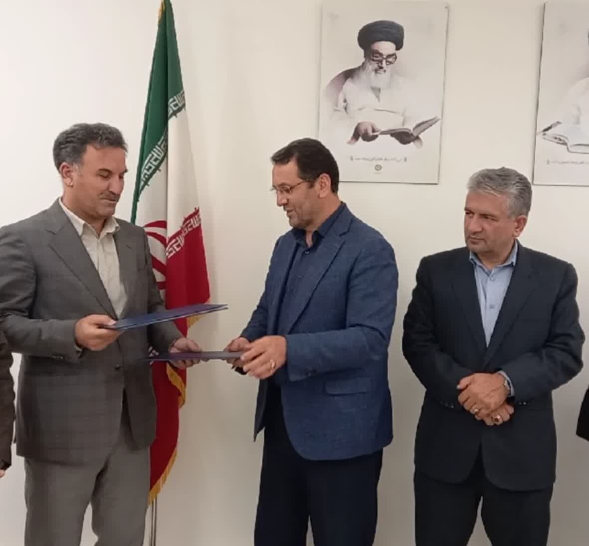  امضای تفاهم نامه همکاری مشترک میان فرمانداری، شرکت آبفای و بنیاد مسکن قزوین