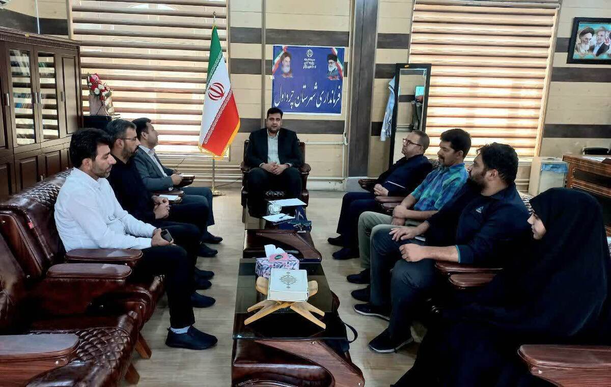 انتقاد سازنده موجب توسعه و پیشرفت جامعه و سبب رفع مشکلات می‌شود