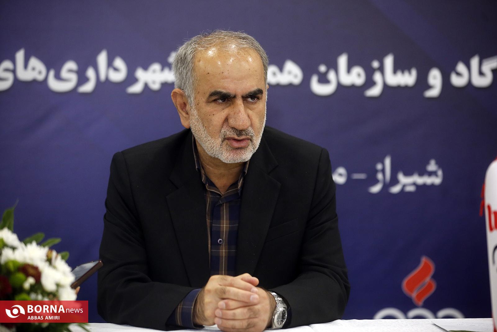 امضای تفاهم نامه تامین قیر با کیفیت میان سازمان همیاری شهرداری‌های فارس و شرکت نفت پاسارگاد