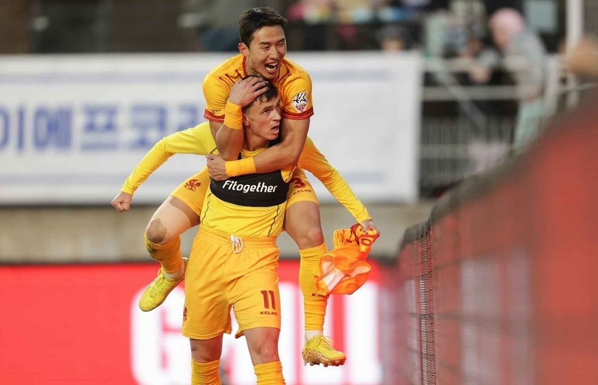 استقلال به دنبال آزادسازی وینگر آلبانیایی از گوانگجو