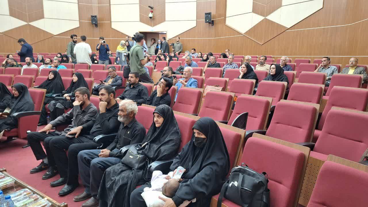 رسانه‌ها پیام آوران انقلاب و لشکر بیداری ملت‌ها هستند