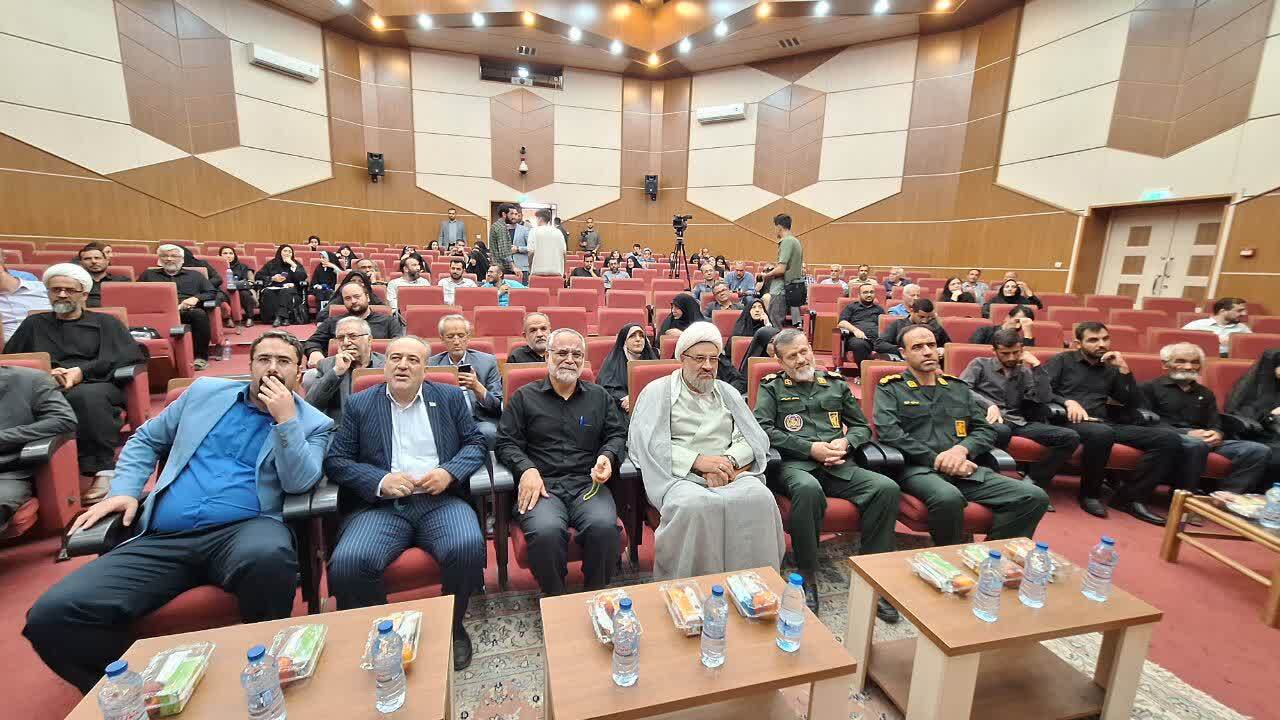 رسانه‌ها پیام آوران انقلاب و لشکر بیداری ملت‌ها هستند