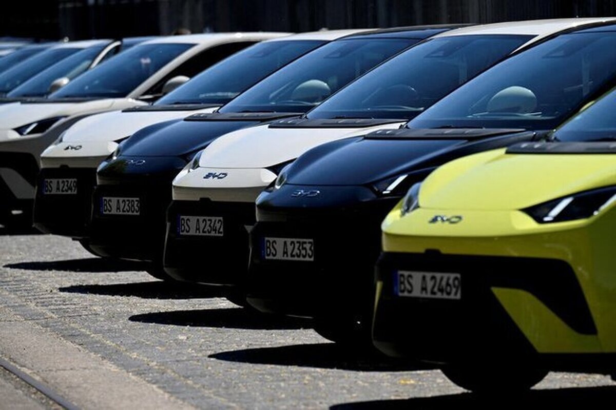 فروش خودرو در چین به سرازیری افتاد