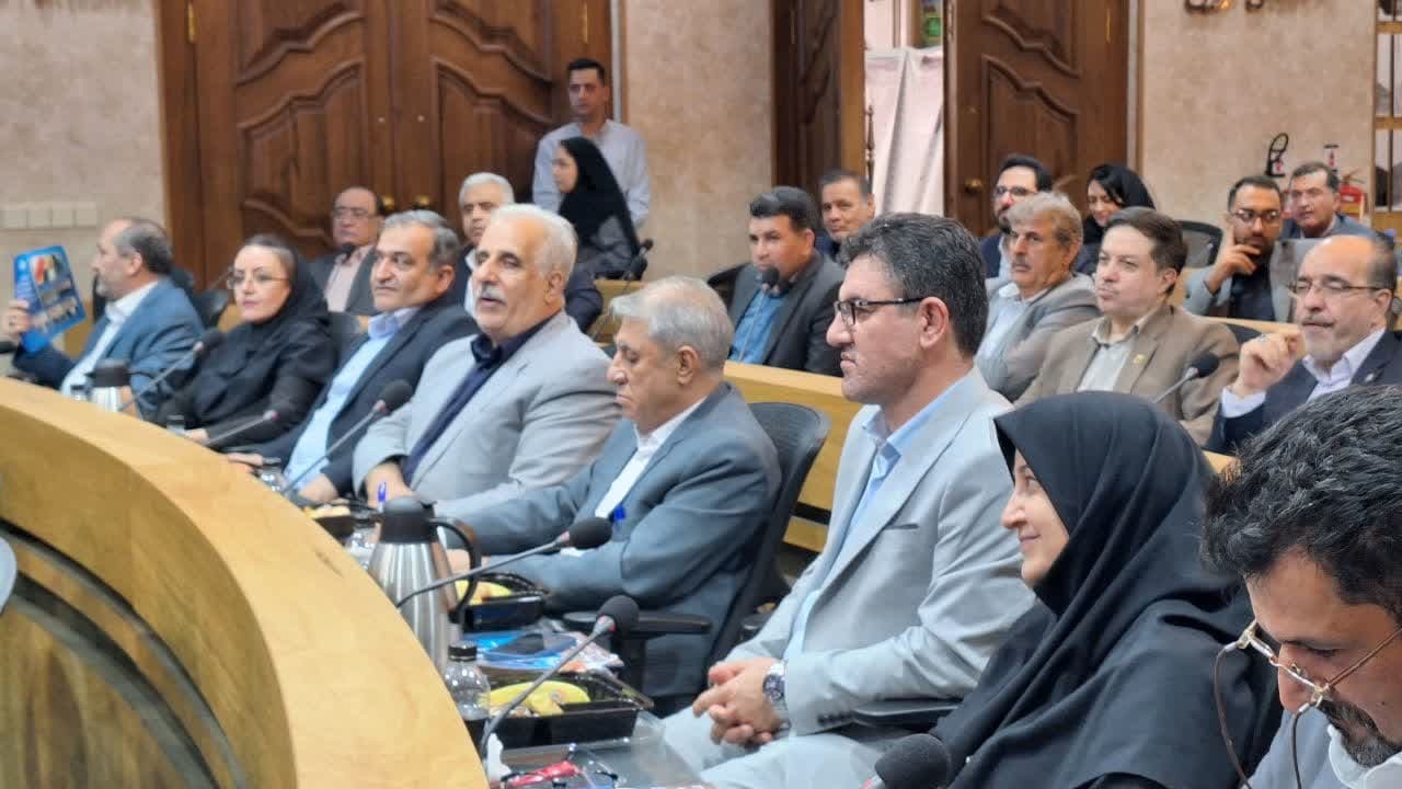 رویکردهای محدودکننده ارزی بانک مرکزی مانع صادرات است/ رویکرد ما تجارت آزاد جهانی است