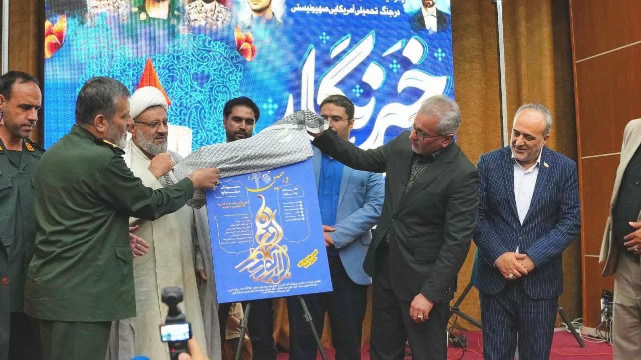 رسانه‌ها پیام آوران انقلاب و لشکر بیداری ملت‌ها هستند