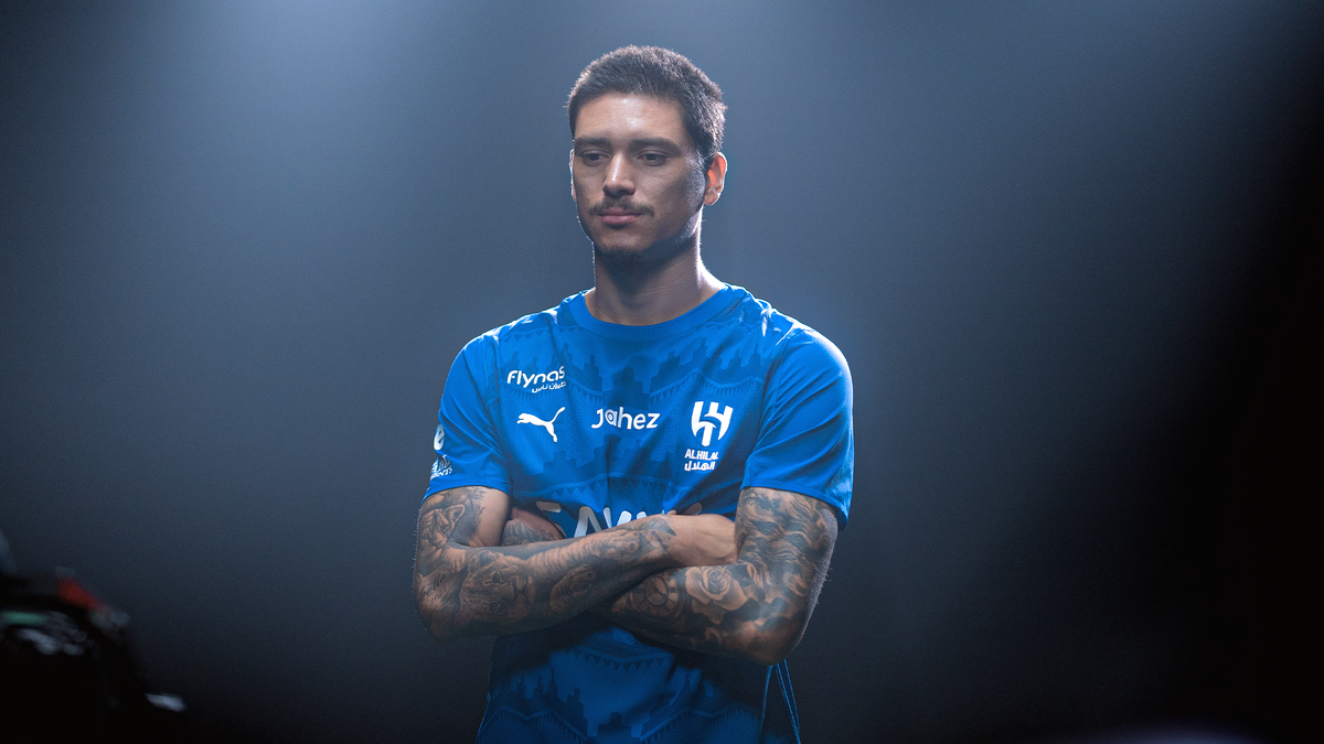 مهاجم لیورپول رسما الهلالی شد