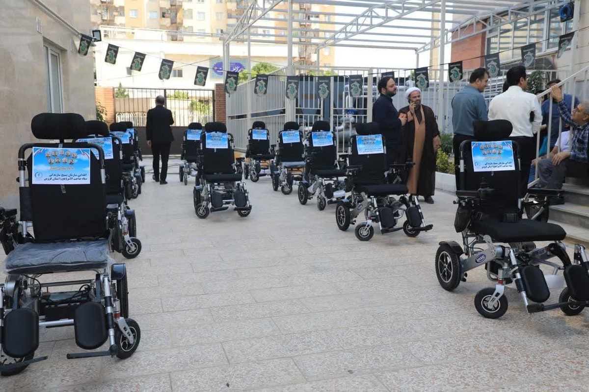 بسیج سازندگی قزوین به مناسبت هفته بهزیستی 18 دستگاه ویلچر اهدا کرد