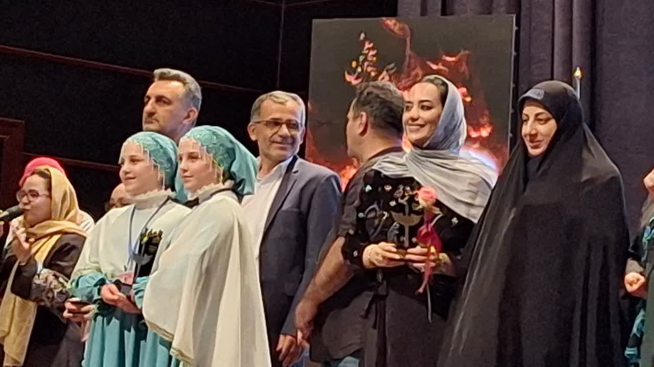 برترین های چهارمین جشنواره سیمرغ سخن شناخته شدند.