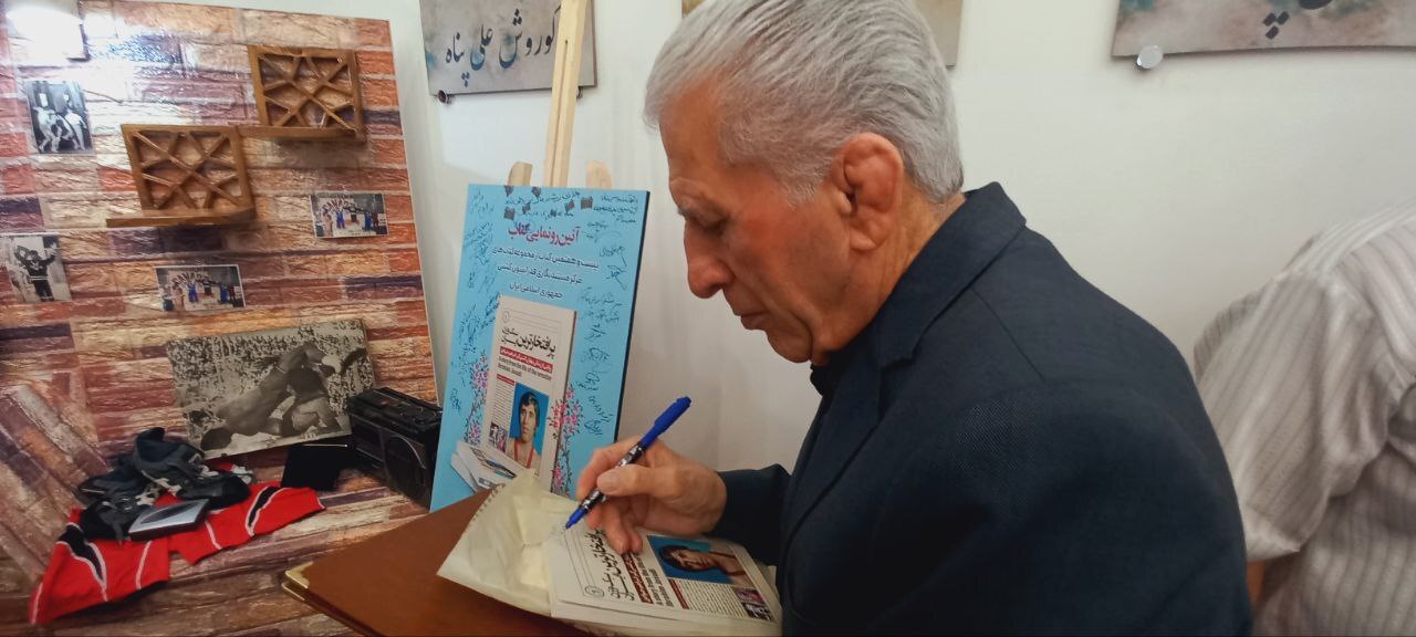 پیشکسوت کشتی: خوشحالم با تلاش‌های دبیر، جوانان کشتی با نسل ما آشنا می‌شوند