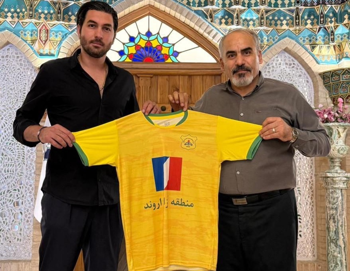 پسر پرسپولیس در نفت آبادان