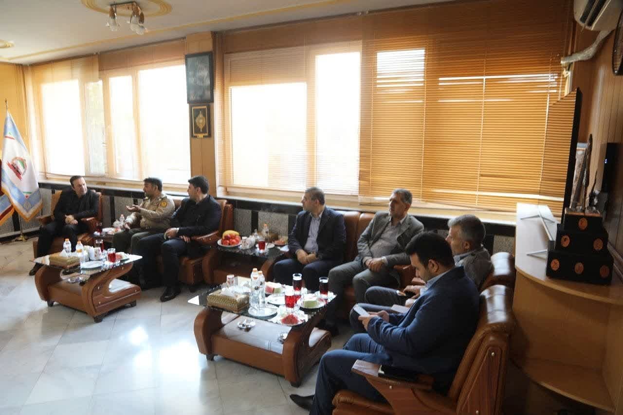 بازدید استاندار قزوین از قرارگاه عملیاتی لشکر ۱۶ زرهی بازدید استاندار قزوین از قرارگاه عملیاتی لشکر ۱۶ زرهی