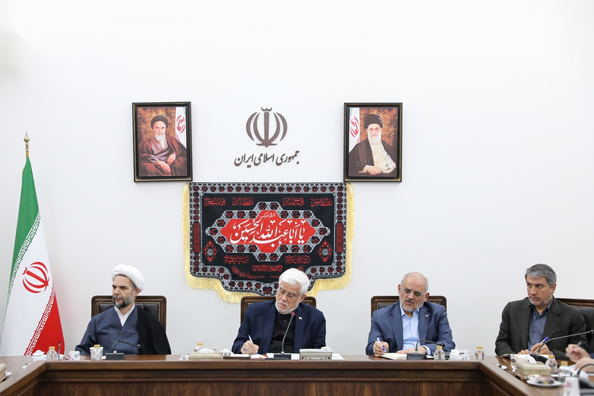 عارف: ستاد تنظیم بازار و برخوردهای نظارتی ابزار کار اقتصادی حکومت است