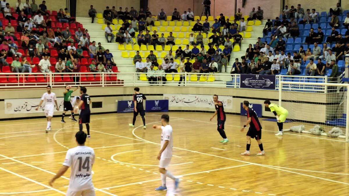 پردیس بازنده سربلند