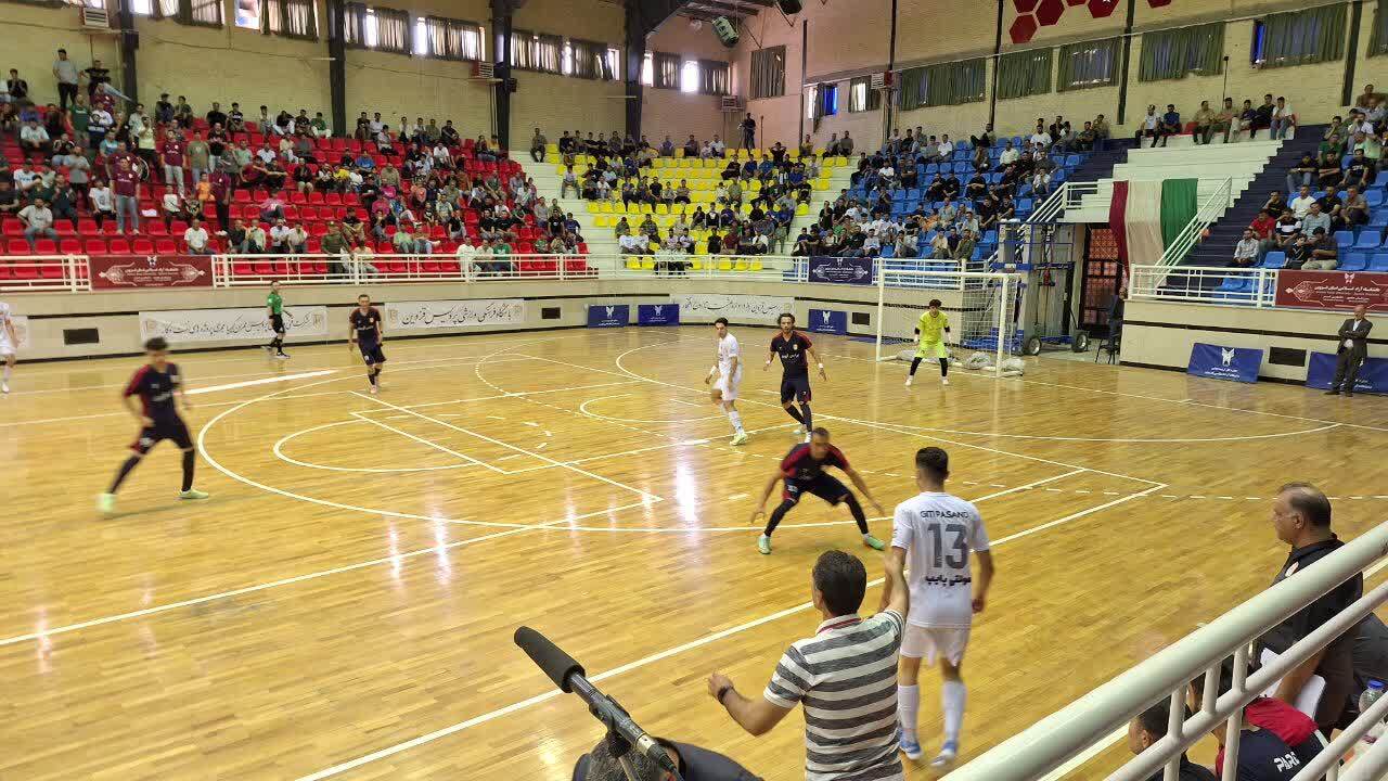 پردیس بازنده سربلند پردیس بازنده سربلند