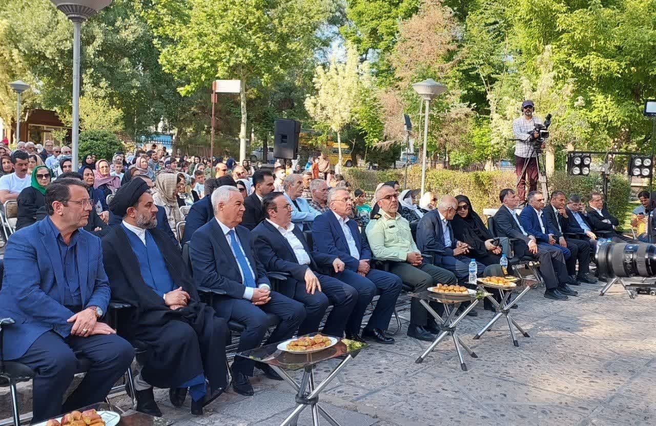 با تعریف پیوست رسانه ای در پروژه های مهم گردشگری قزوین موافقم