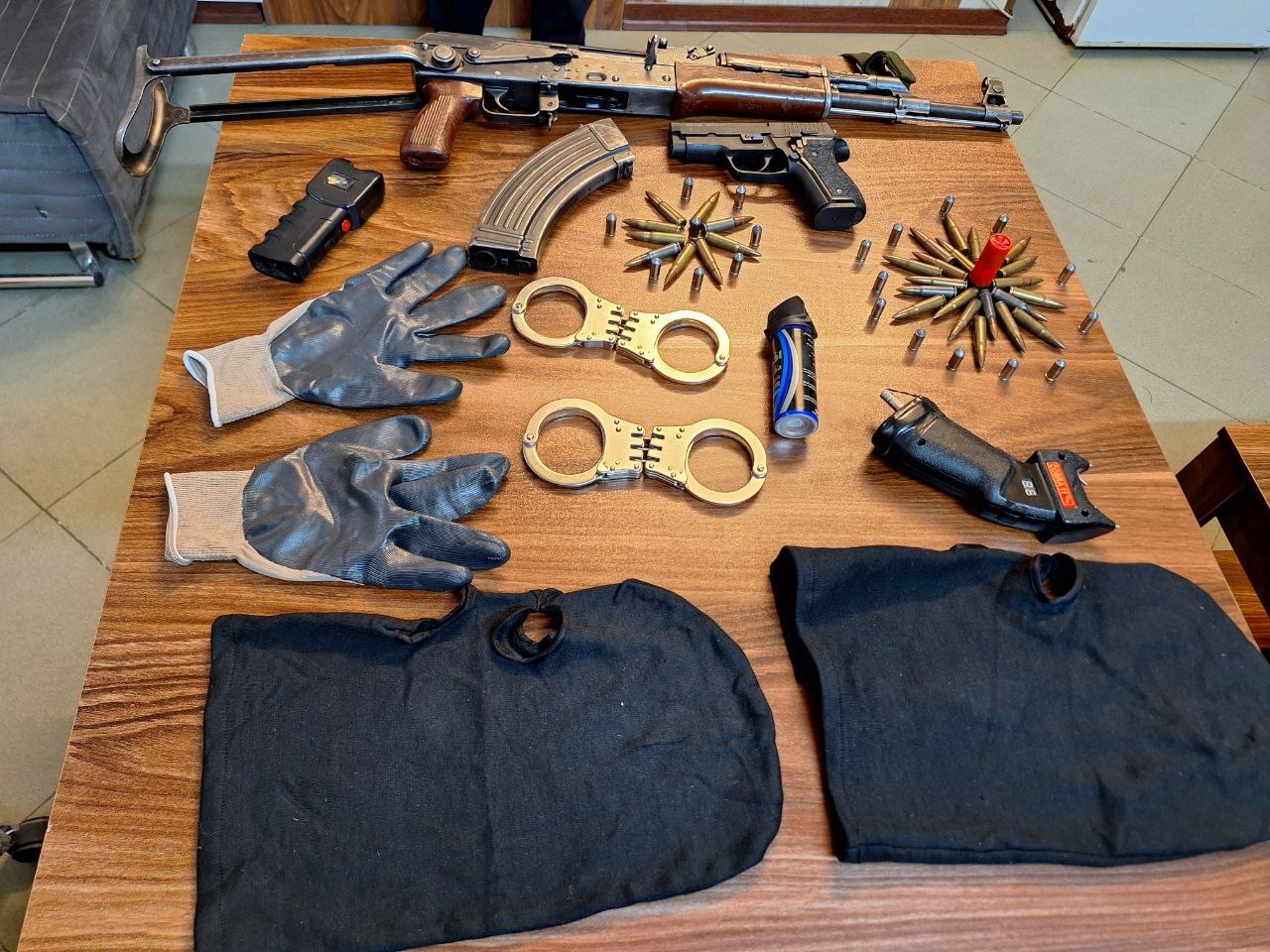 بازداشت مرد تا دندان مسلح در شهرری + فیلم