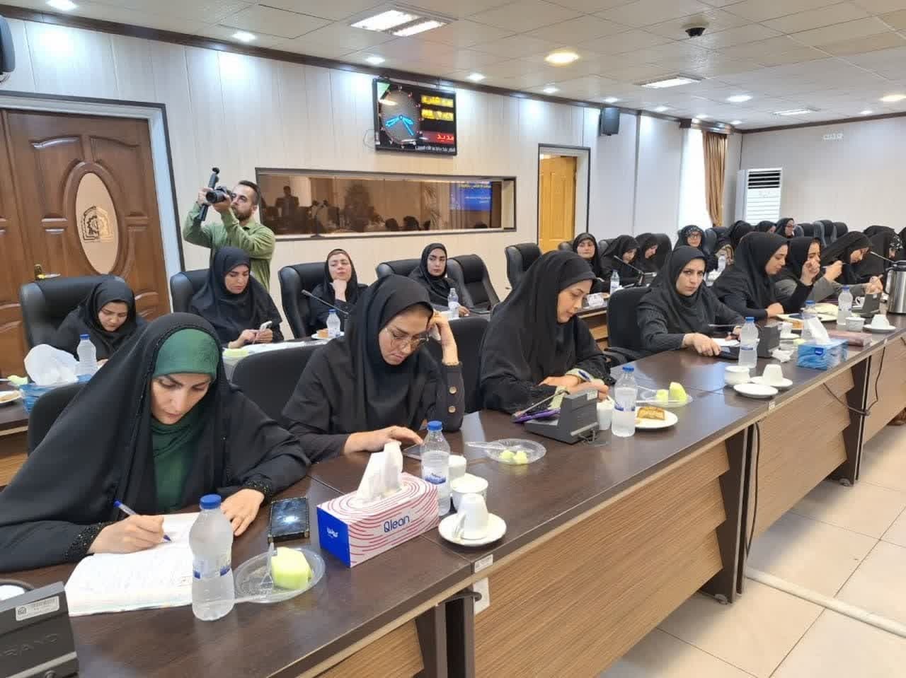 امنیت مردم خط قرمز پلیس است/ کاری می کنیم اراذل و اوباش نتوانند خلال دندان هم بدست بگیرند