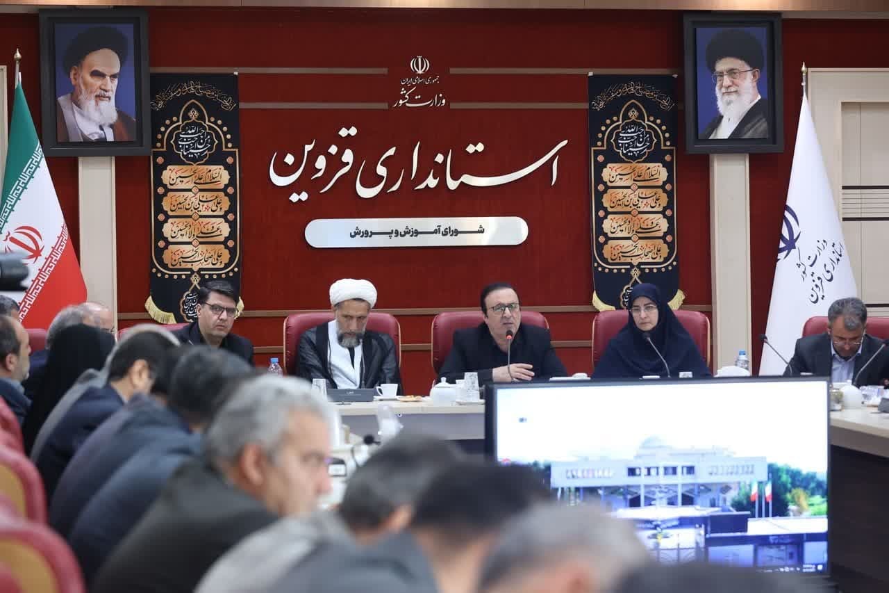 نوذری: فرمانداران در نهضت مدرسه سازی پای کار باشند