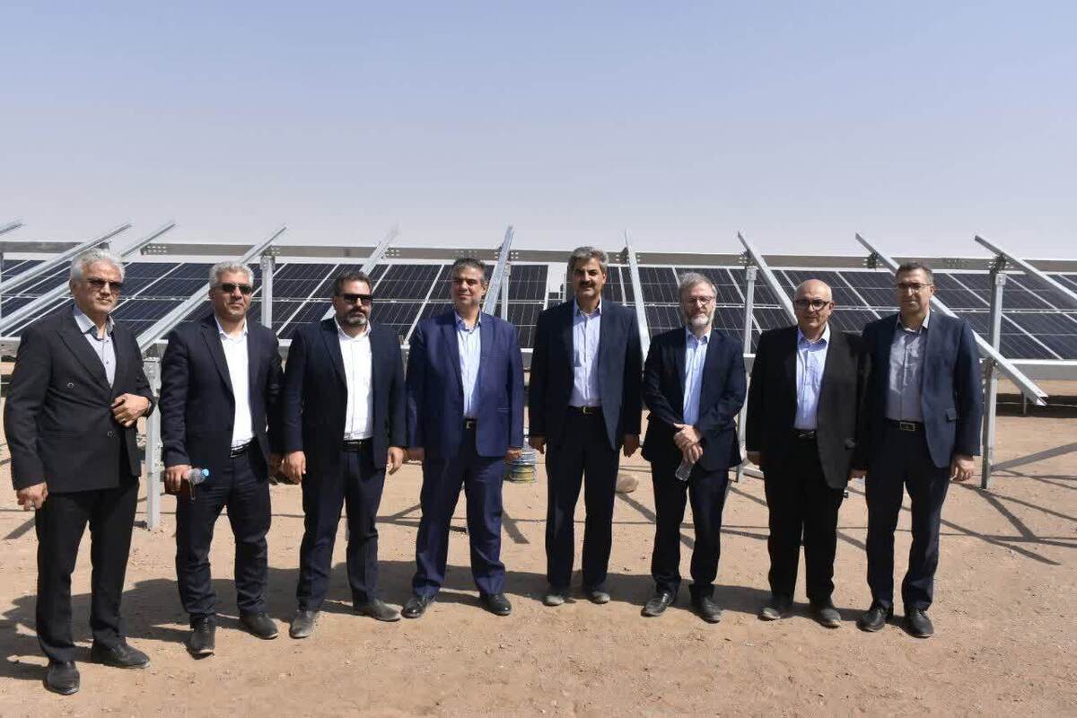 بازدید استاندار مرکزی از دو نیروگاه ۷ مگاواتی طبیعت سبز زرندیه