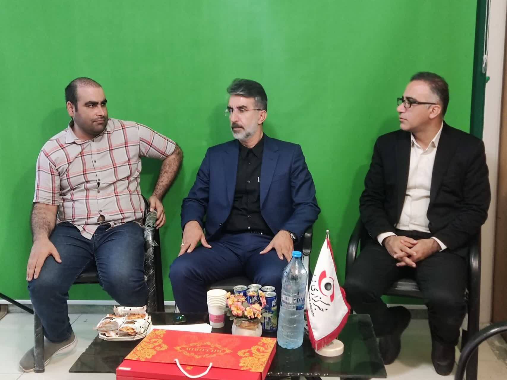 حضور مدیرکل ورزش و جوانان مازندران در دفتر خبرگزاری برنا در مازندران به مناسبت روز خبرنگار