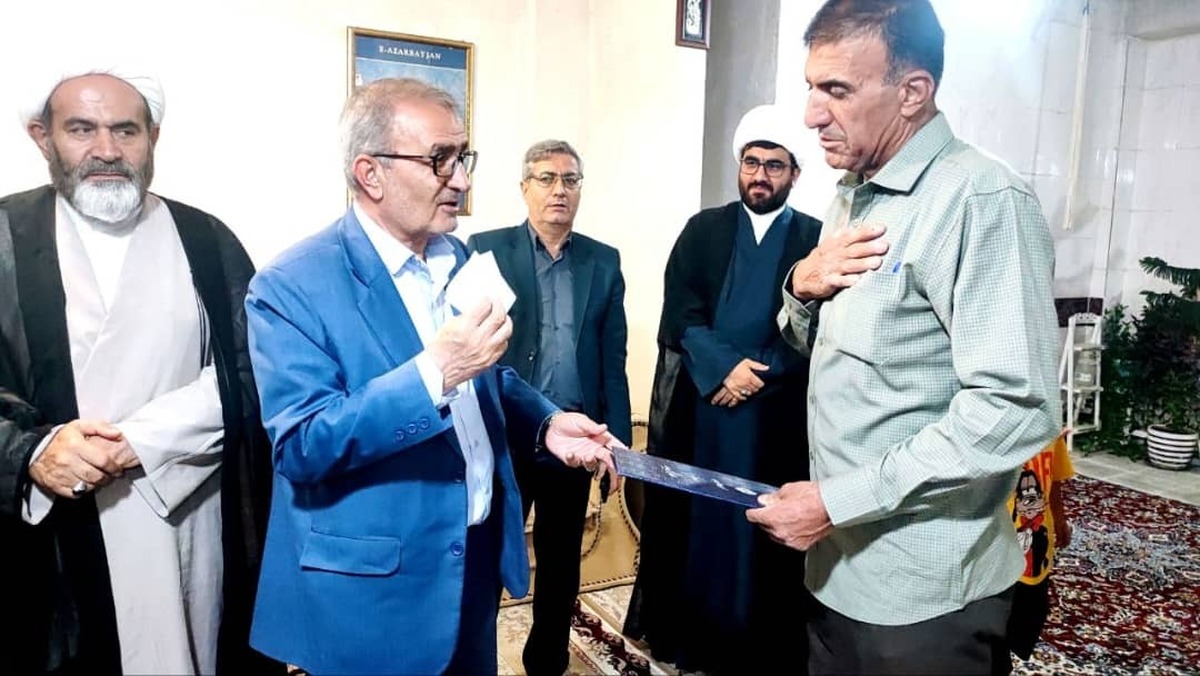 دیدار استاندار از سه خانواده معزز شهید و جانباز کهگیلویه و بویراحمد