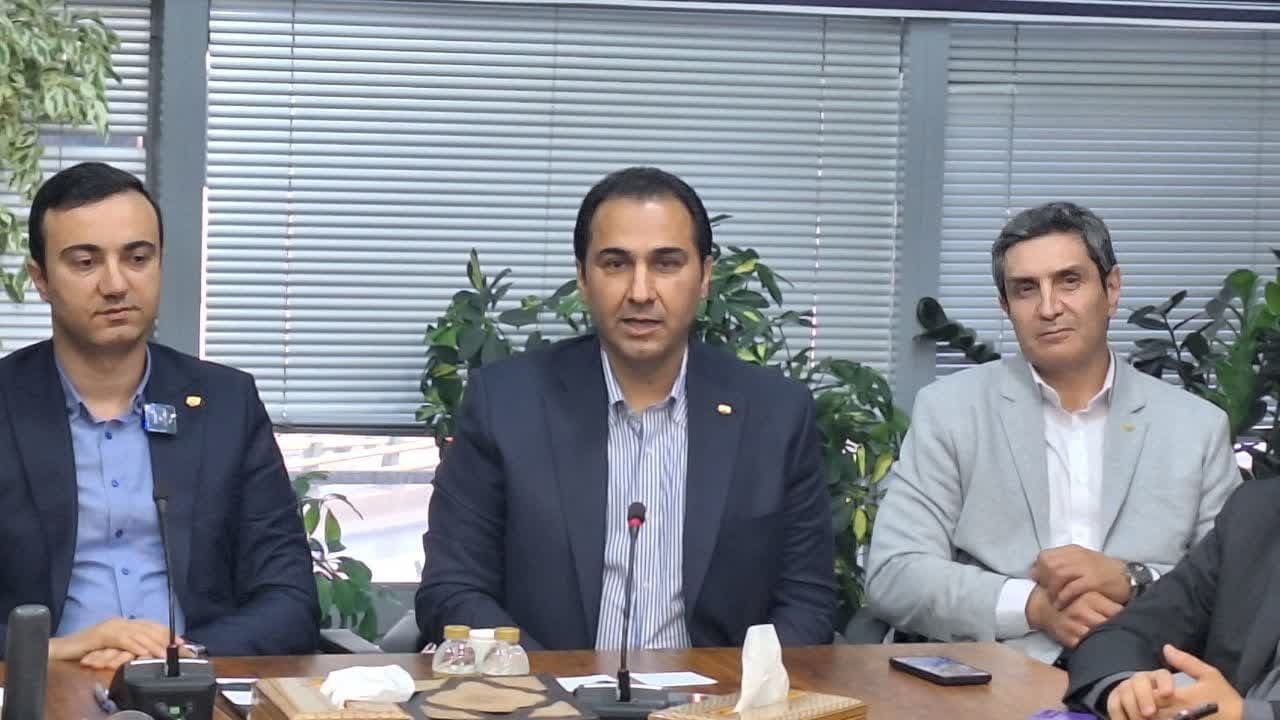 رسانه ها در فرهنگ سازی و تبیین فعالیتهای مهندسان ناظر نقش کلیدی دارند رسانه ها در فرهنگ سازی و تبیین فعالیتهای مهندسان ناظر نقش کلیدی دارند