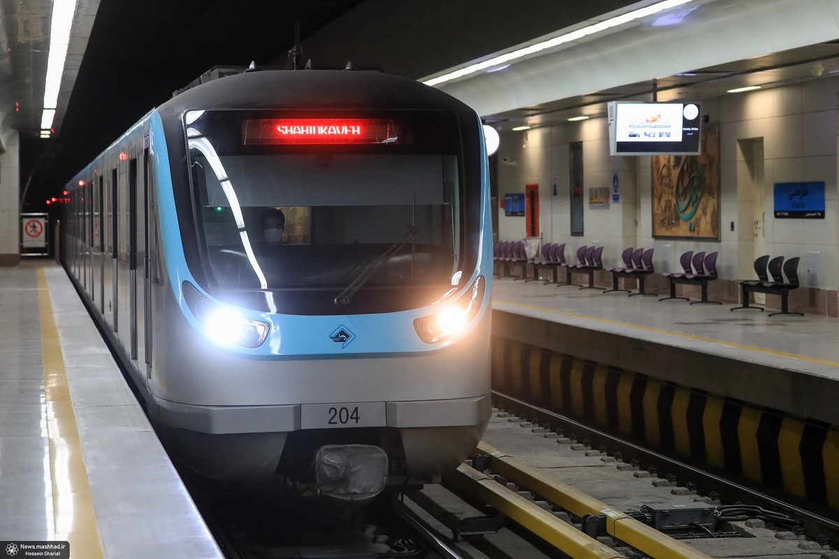 سرویس دهی صلواتی خطوط مترو به جاماندگان اربعین