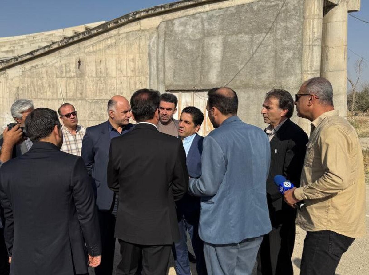 بازدید مدیرعامل شرکت توسعه اماکن ورزشی از ورزشگاه بروجرد