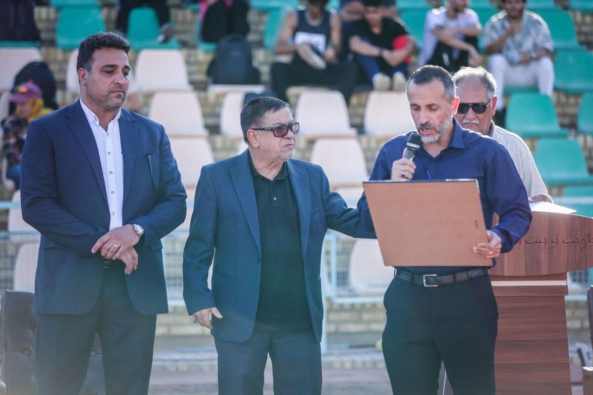 تقدیر احسان حدادی از هیات دو و میدانی فارس