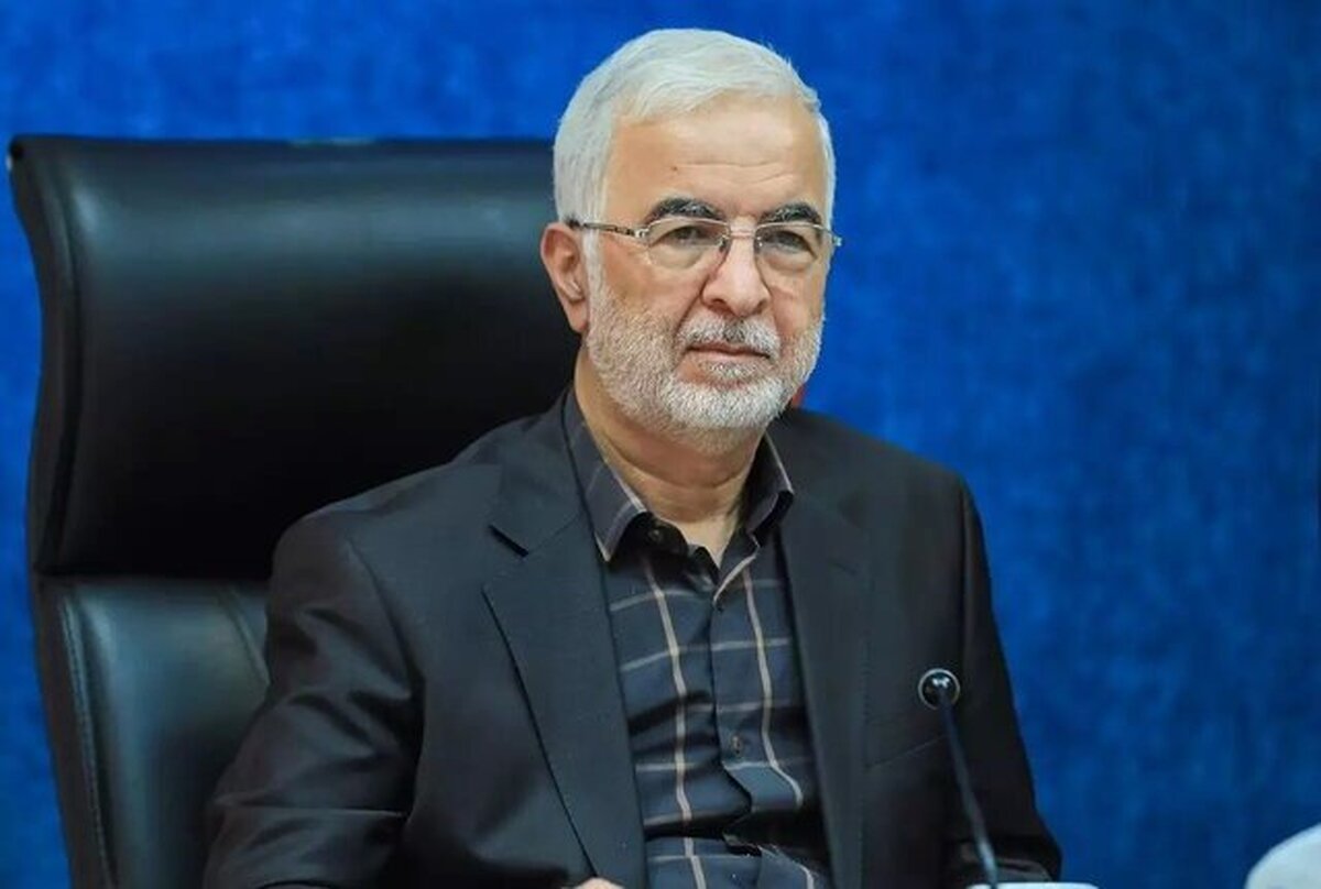 مومنی: بازگشت زائران اربعین تا ۴ روز آینده بیشتر می‌شود/ناوگان حمل‌ونقل آمادگی کامل داشته باشد