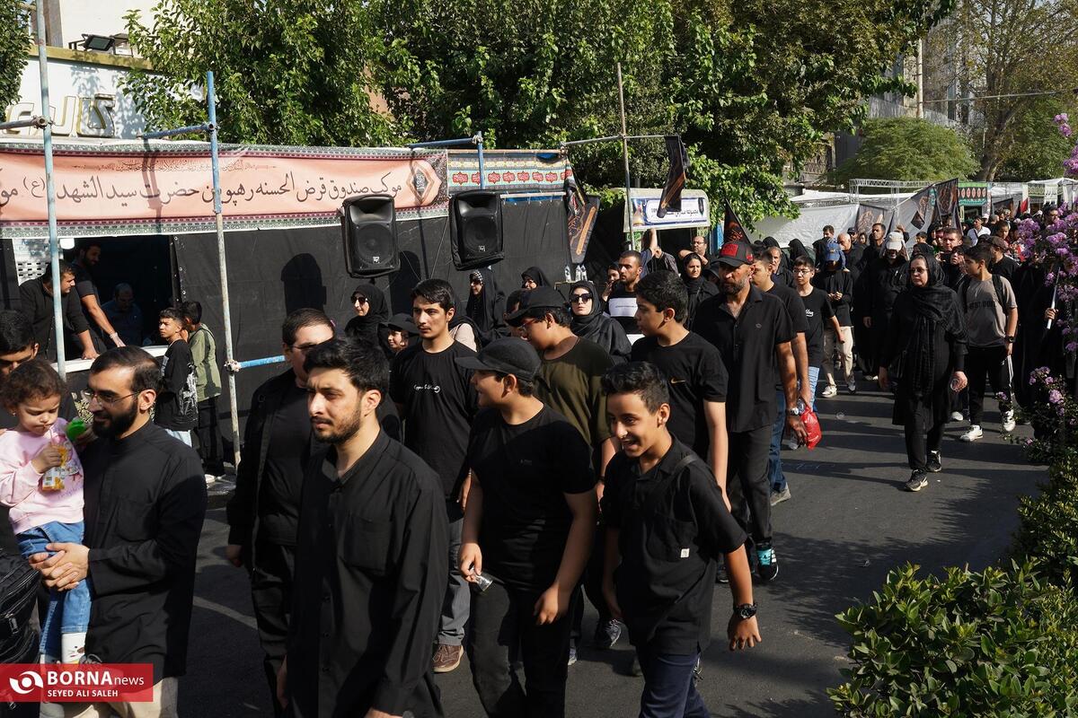 خدمات‌رسانی رایگان بیش از ۱۳۰۰ دستگاه اتوبوس و تاکسی‌ون در آیین راهپیمایی جاماندگان اربعین