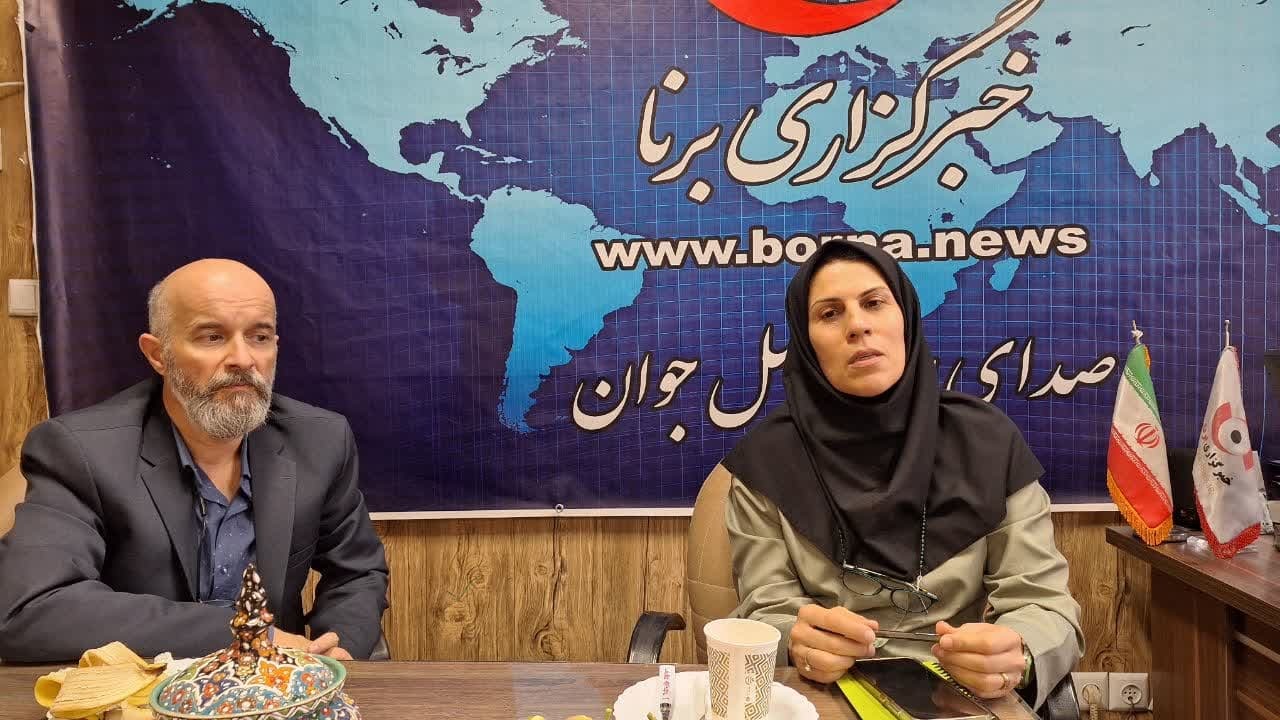 خبرنگاری فقط یک شغل اداری نیست بلکه رسالتی سنگین و عجین شده با عشق و علاقه است خبرنگاری فقط یک شغل اداری نیست بلکه رسالتی سنگین و عجین شده با عشق و علاقه است