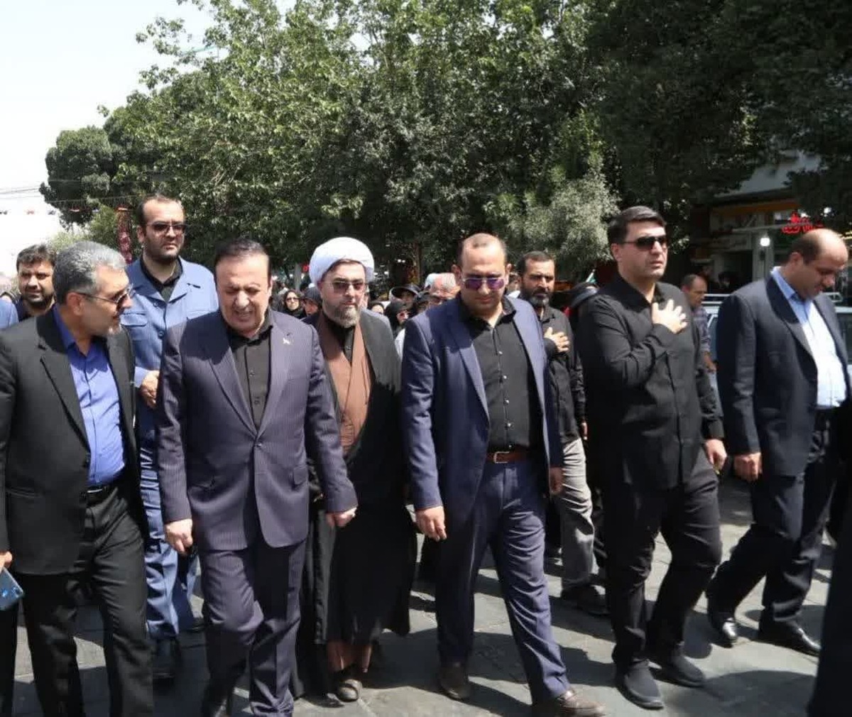 استاندار قزوین در پیاده روی جاماندگان اربعین حسینی شرکت کرد