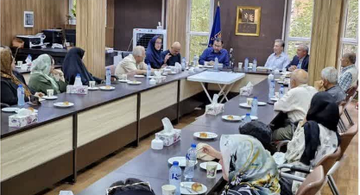 بررسی کتاب سیمای نمایندگان قزوین در نشست قزوین پژوهان