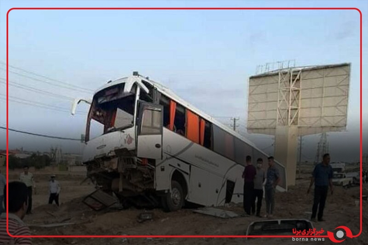 تصاويرى از اتوبوس حادثه ديده حامل زائران ايرانى در نزديكى مرز مهران ٤٣ نفر مصدوم شدند