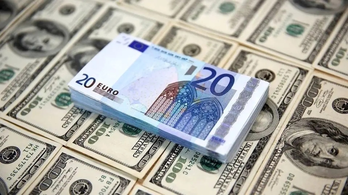 قیمت دلار و یورو در مرکز مبادله ایران؛ شنبه ۲۵ مرداد