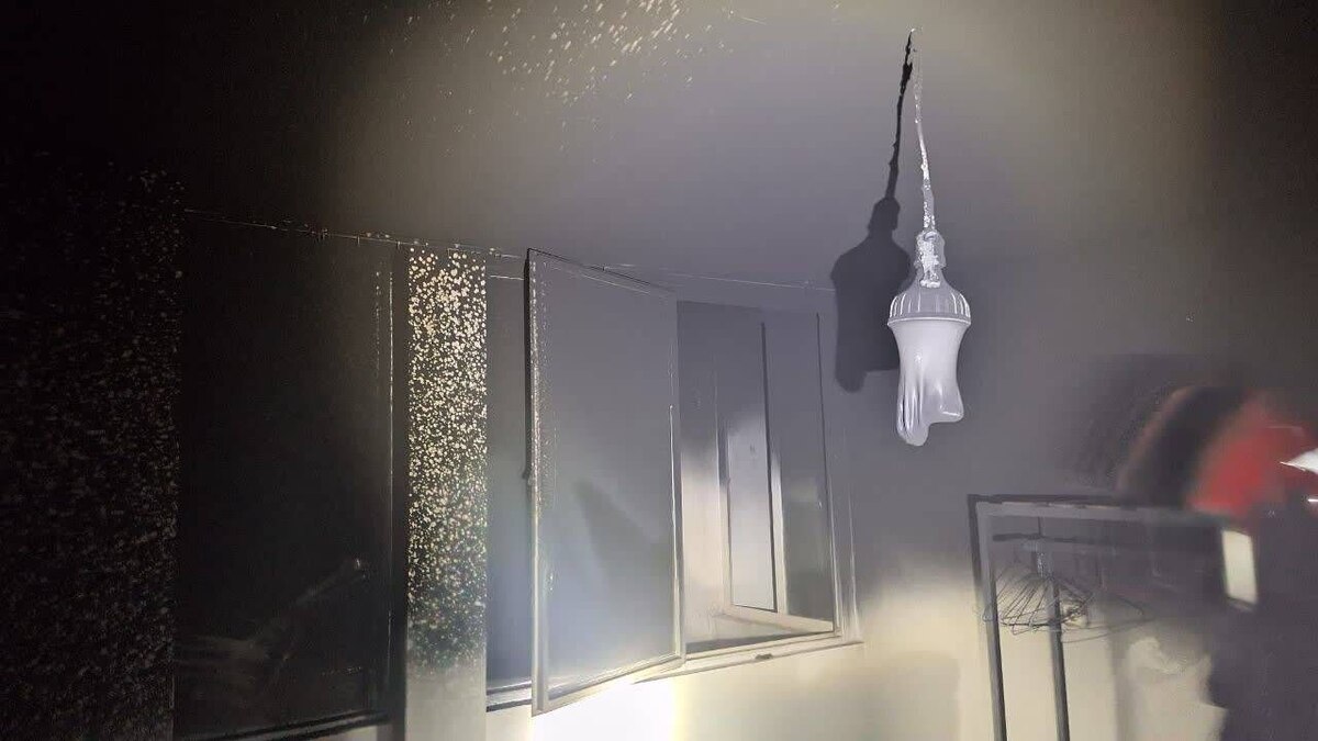 آتش سوزی آپارتمان سه طبقه در خیابان امام رضا(ع) مشهد