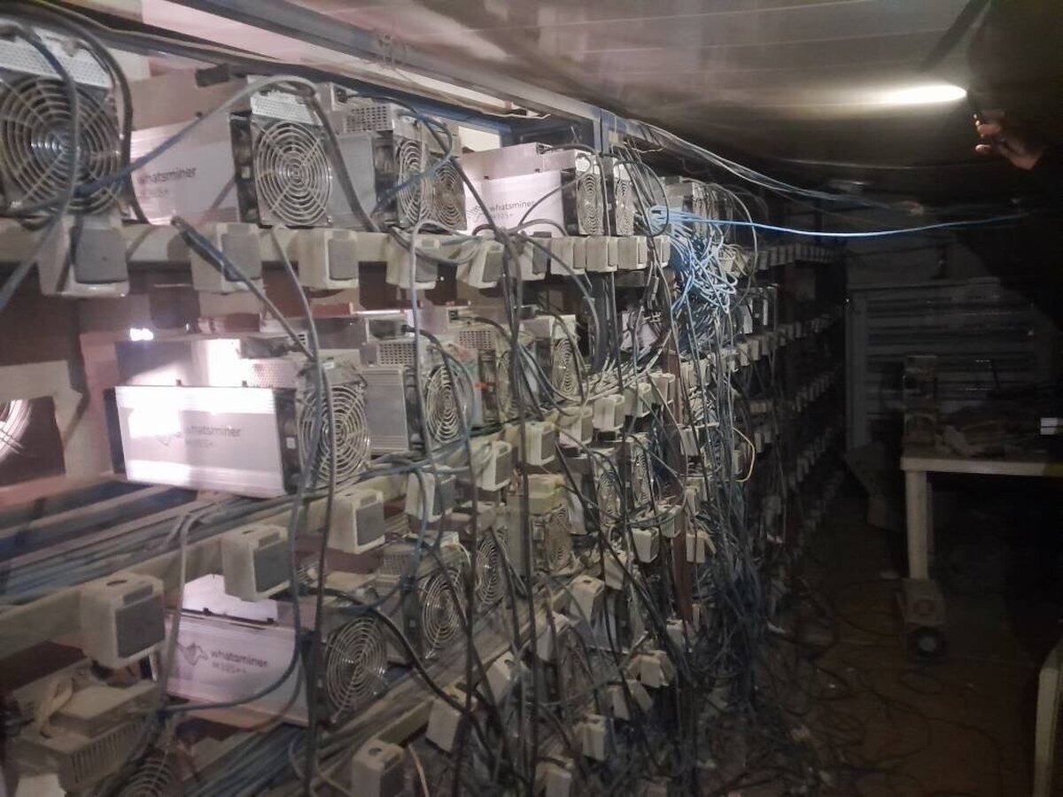 کشف ۲ مرکز استخراج رمزارز غیرمجاز با ۶۴ ماینر در استان البرز