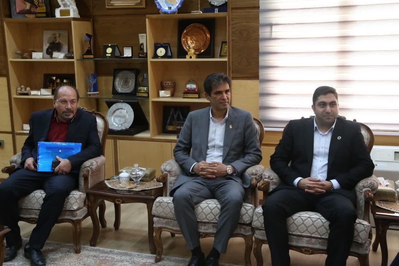 دیدار مالک و رئیس گروه اقتصادی گلستان و فردا موتور با استاندار قزوین