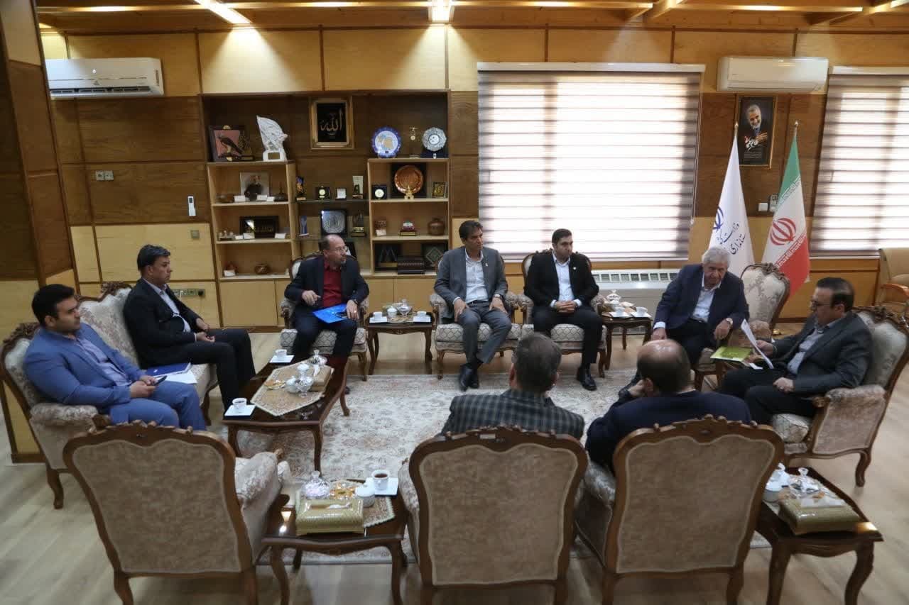 دیدار مالک و رئیس گروه اقتصادی گلستان و فردا موتور با استاندار قزوین