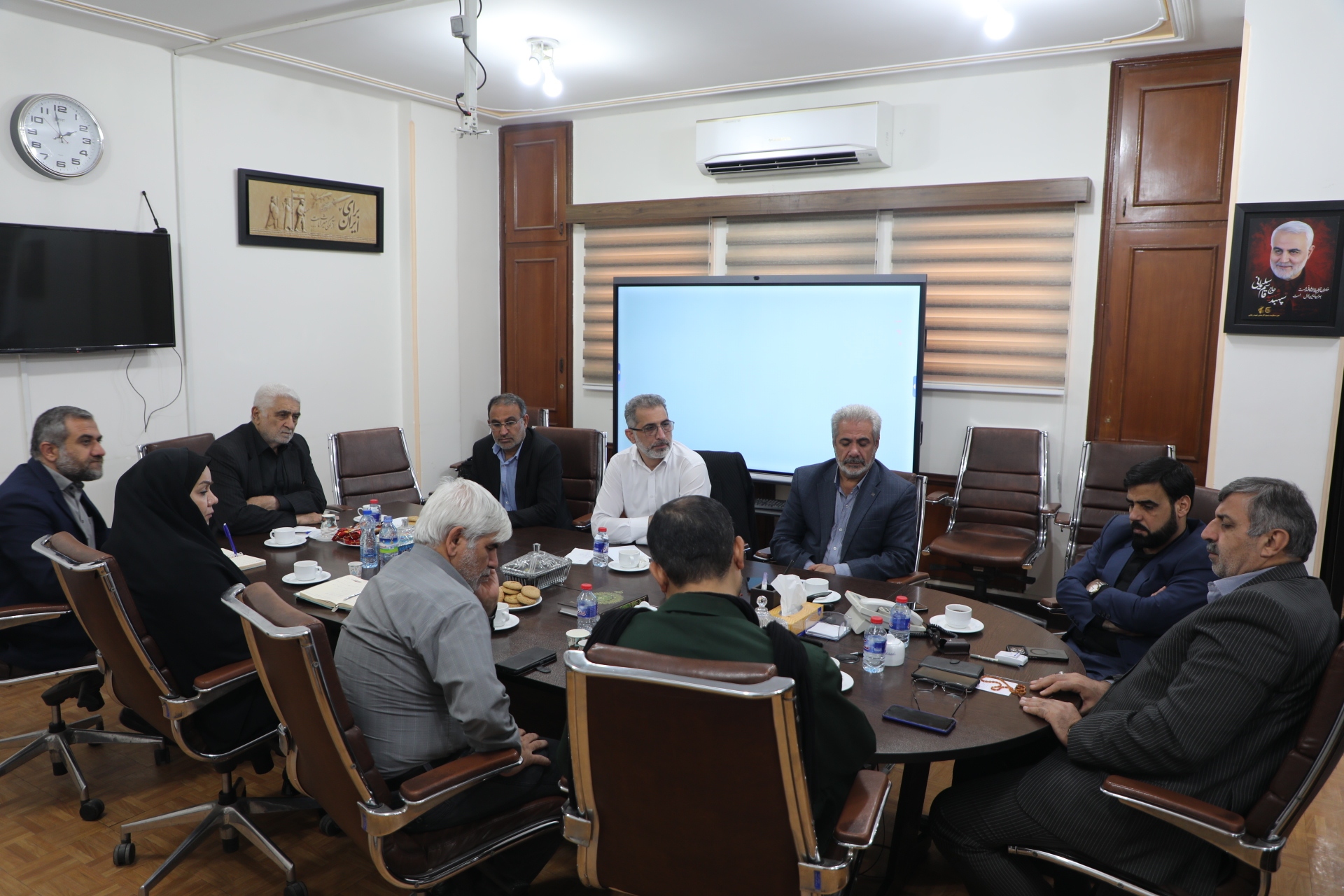 معاون استاندار: خدمت به مردم بالاترین معروف است / طی هفته دولت علاوه بر دستاوردها کاستی‌ها نیز مطرح شود