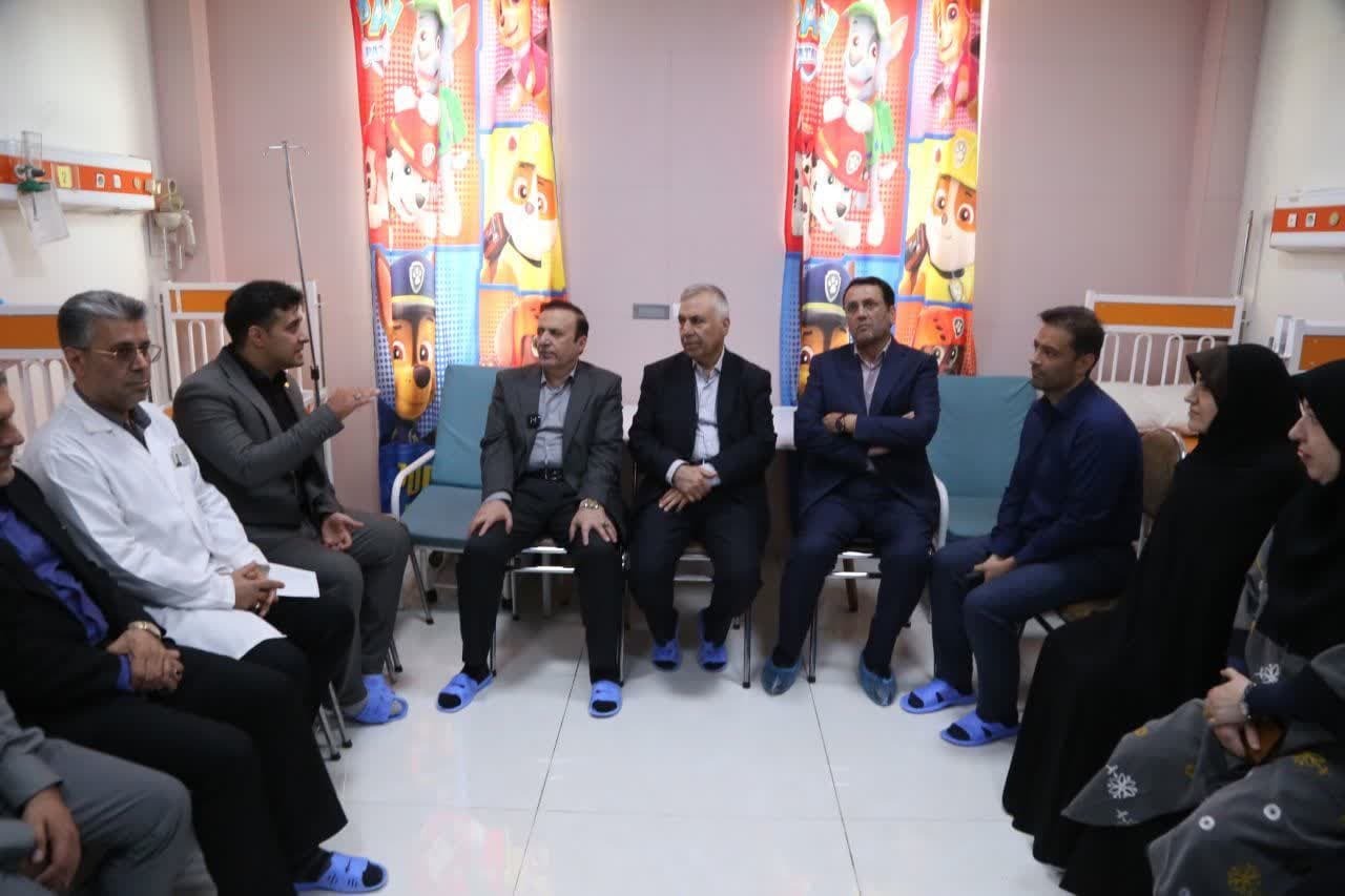 بازدید استاندار قزوین از بخش آنکولوژی کودکان بیمارستان قدس بازدید استاندار قزوین از بخش آنکولوژی کودکان بیمارستان قدس