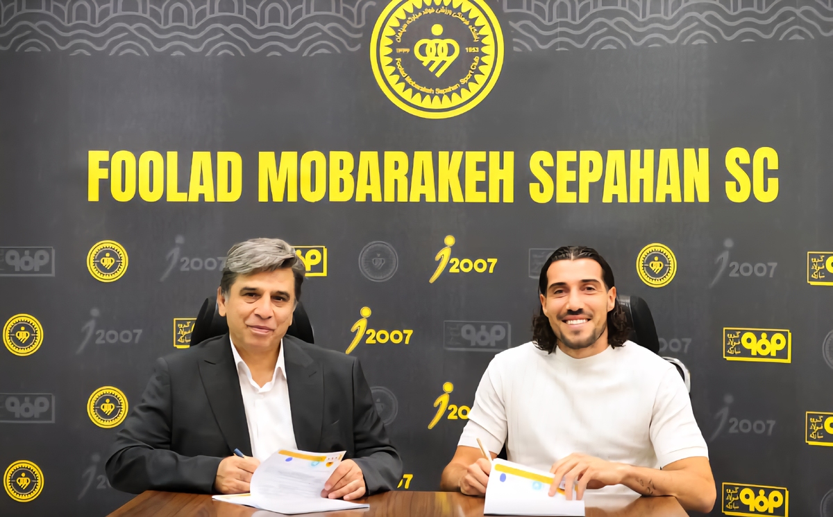 مهاجم فرانسوی سپاهان رسید