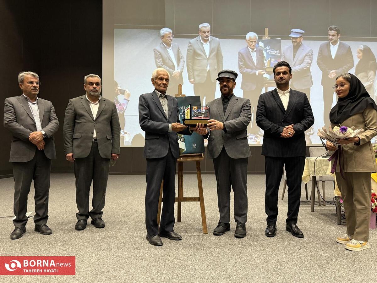 آیین اختتامیه برنامه های هفته خبرنگار در شیراز