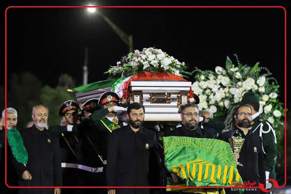 استقبال خادمان رضوی از پیکر استاد فرشچیان