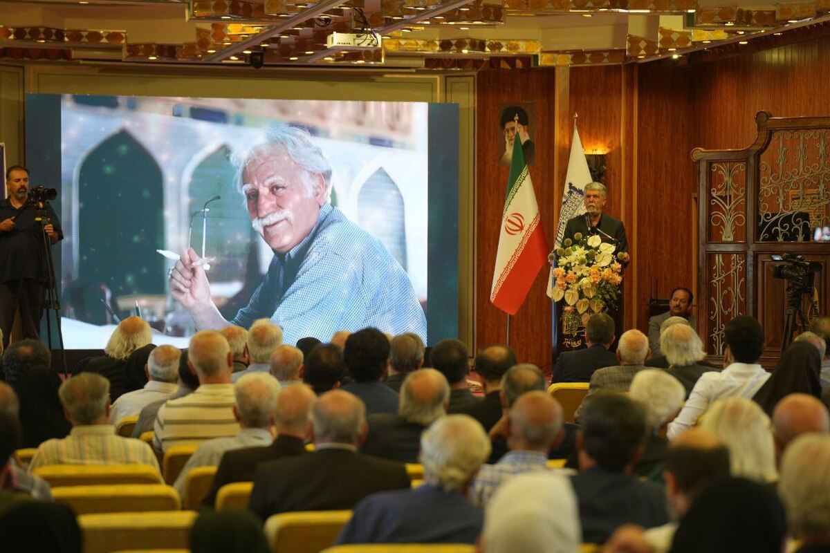 وزیر ارشاد: استاد فرشچیان بخشی از حافظه ماندگار تاریخ ایران زمین است