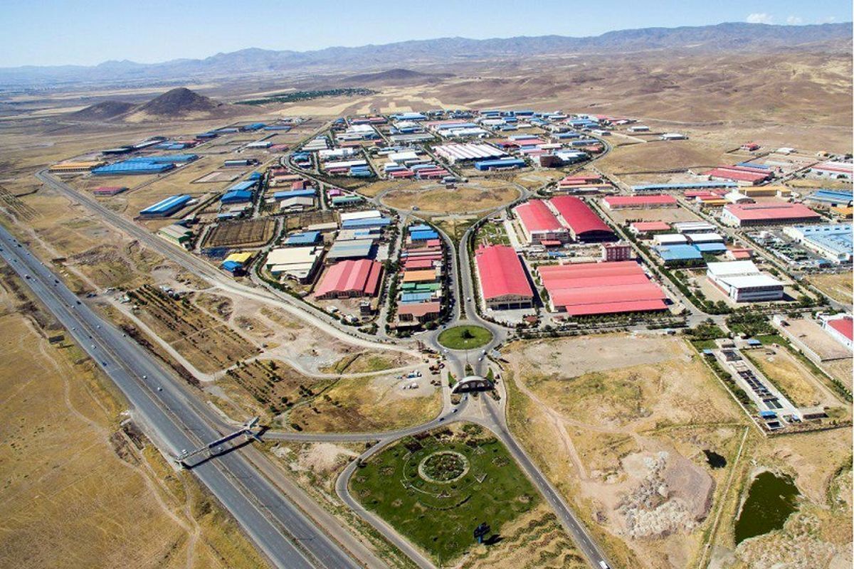 ایجاد منطقه ویژه اقتصادی تاکستان در هفته دولت وارد فاز اجرایی می شود/ اولویت ایجاد شهرک های صنفی وتوزیعی در استان ایجاد منطقه ویژه اقتصادی تاکستان در هفته دولت وارد فاز اجرایی می شود/ اولویت ایجاد شهرک های صنفی وتوزیعی در استان