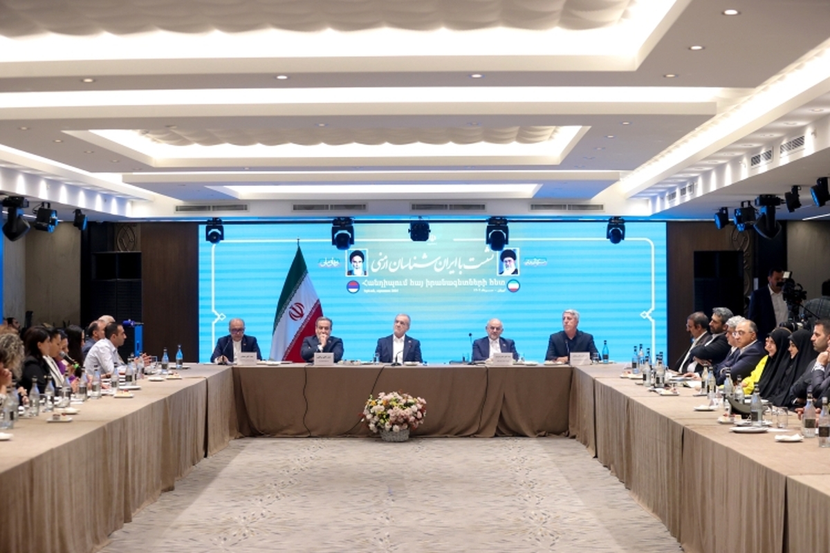 پزشکیان: ارمنی‌ها در جامعه ایران بسیار خوشنام، محبوب و عزیز هستند